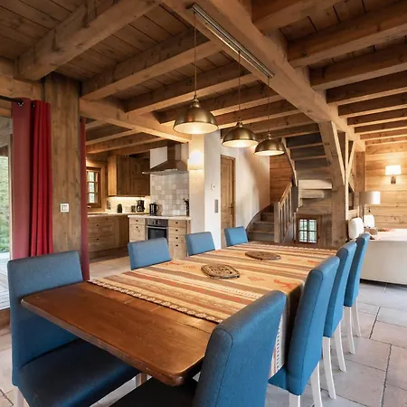 Chalet Pour 8 Avec Cheminee, Proche Des Pistes, Wifi, Garage, Non Fumeur - Fr-1-304-110 *